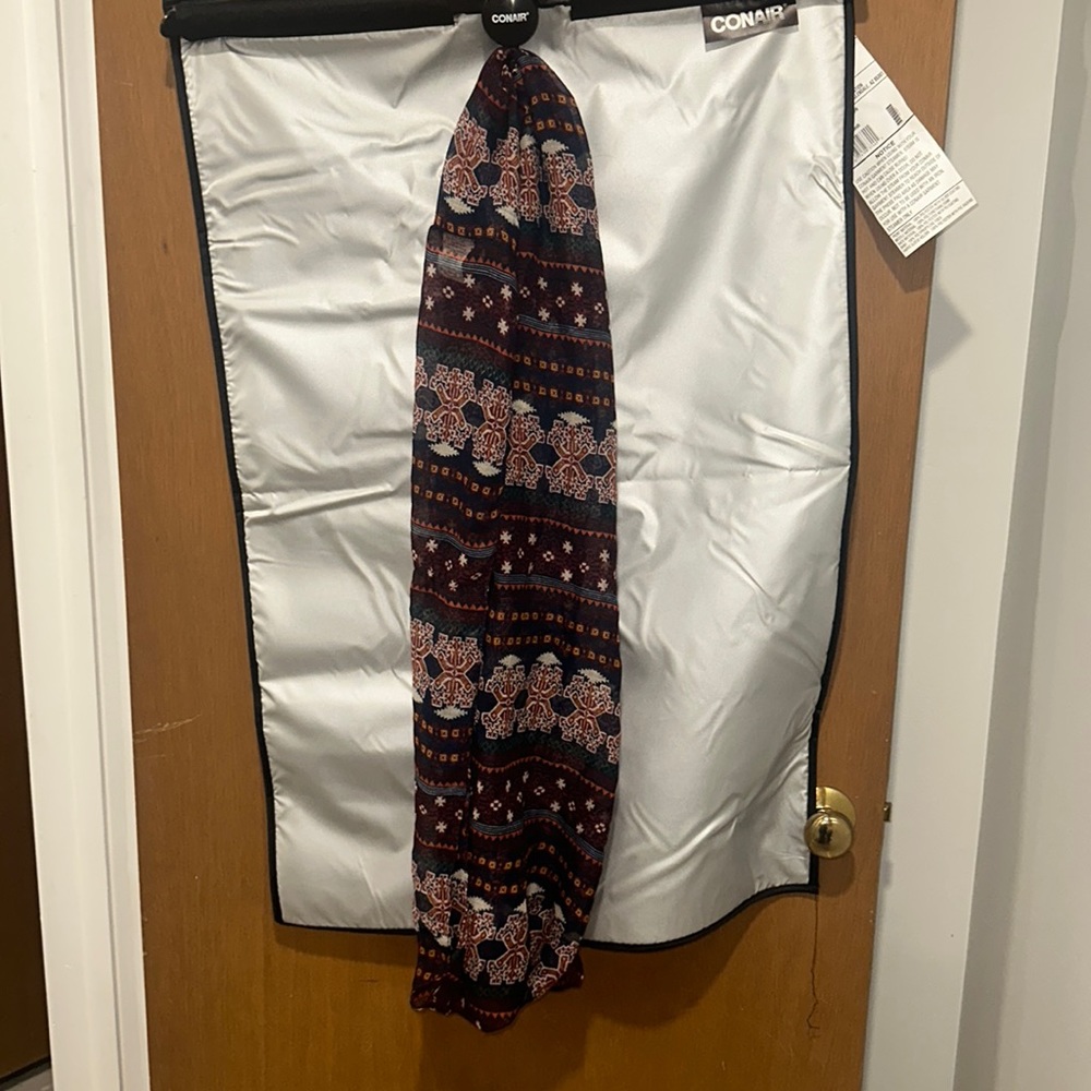 Scarf - Picture 2 of 3